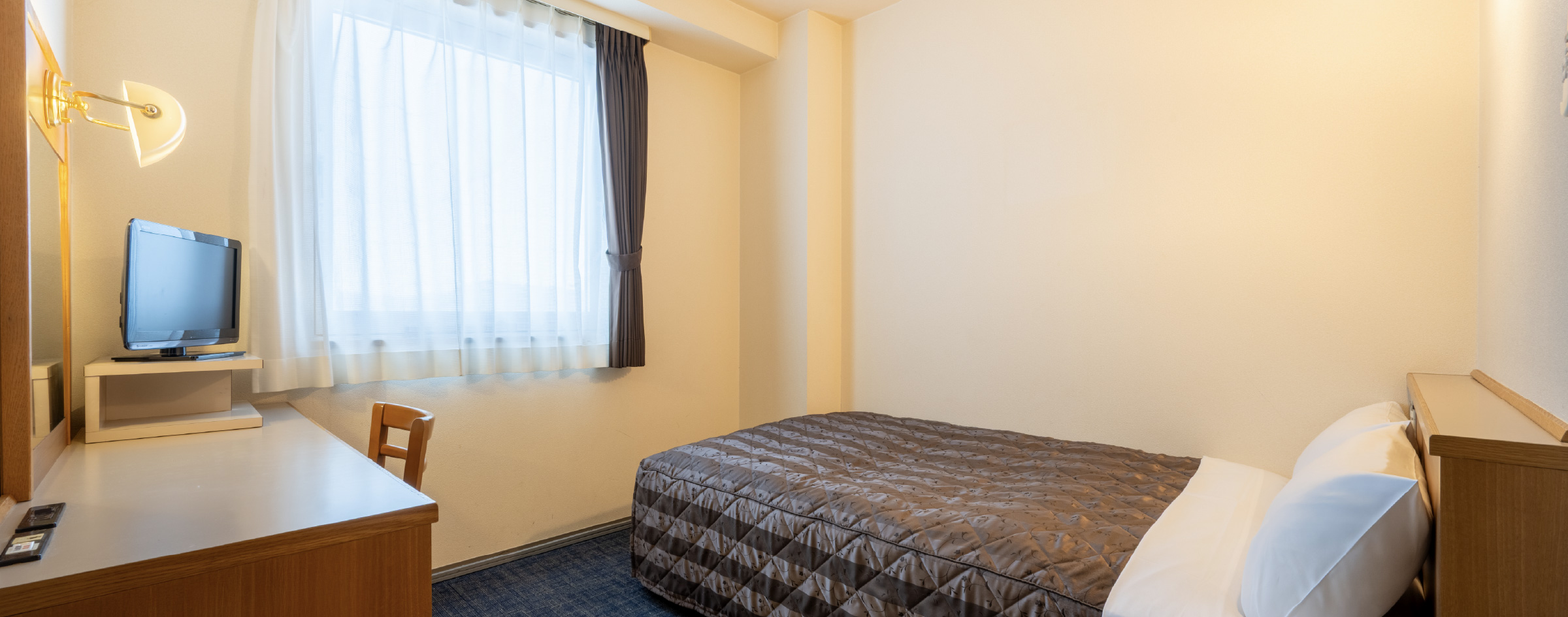 セミダブルルーム